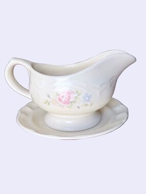 Pfaltzgraff Tea Rose Stoneware Vintage Floral Gravy Boat Set with Underplate